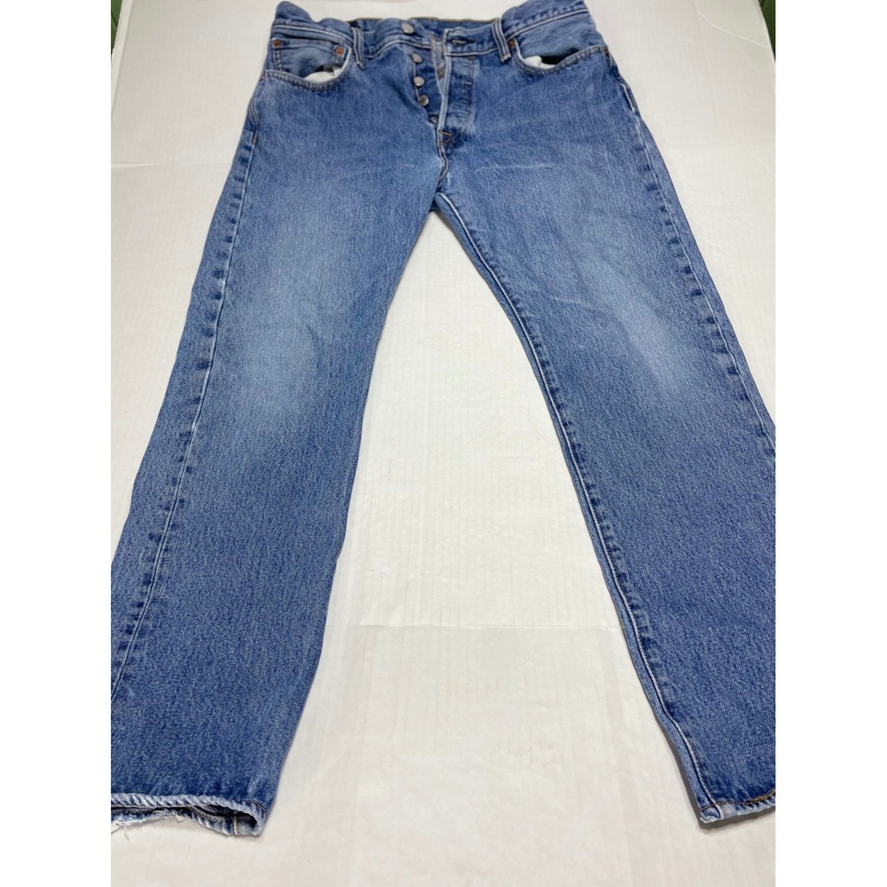 Levis 501 Original Fit Mens Jeans 34x30 Medium Wash Blue Denim ButtonFlyStraight